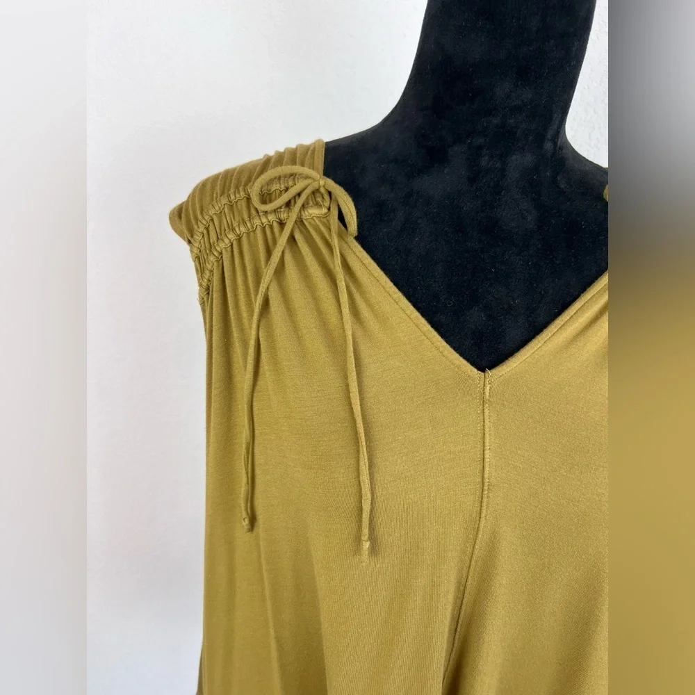 Free People - Picture 2 of 10